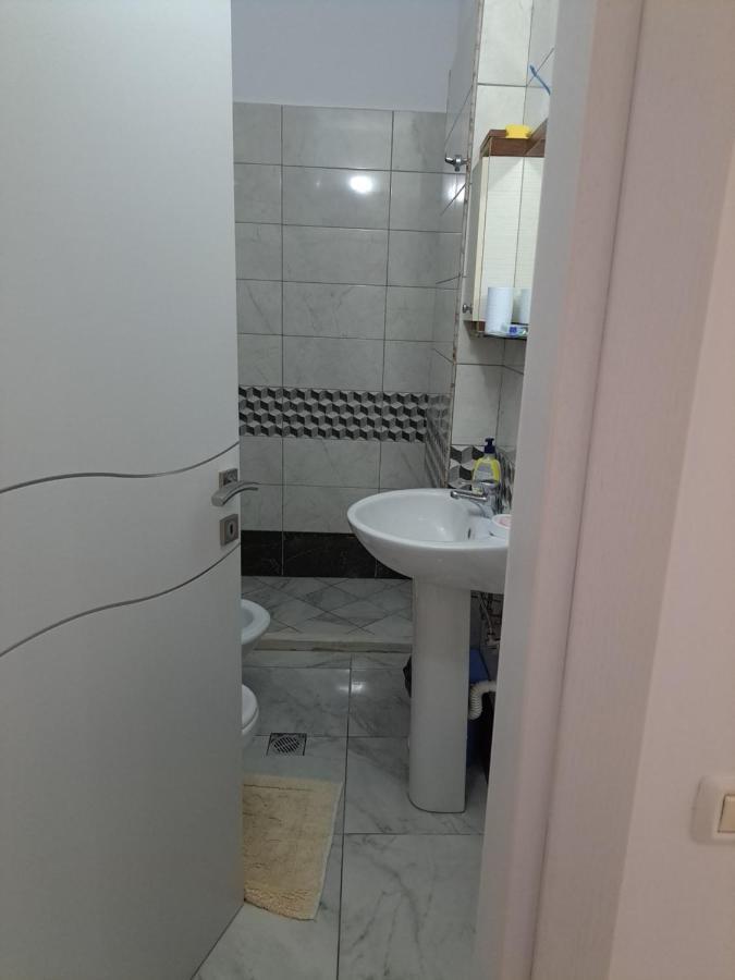 Aura Apartment Vlore Bagian luar foto