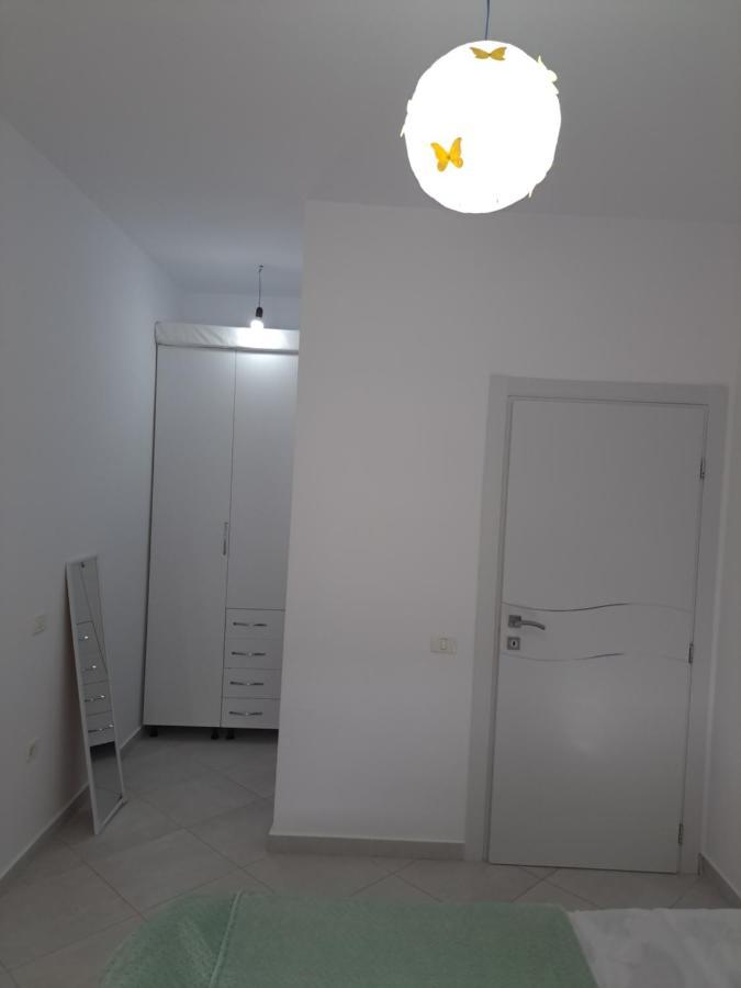 Aura Apartment Vlore Bagian luar foto