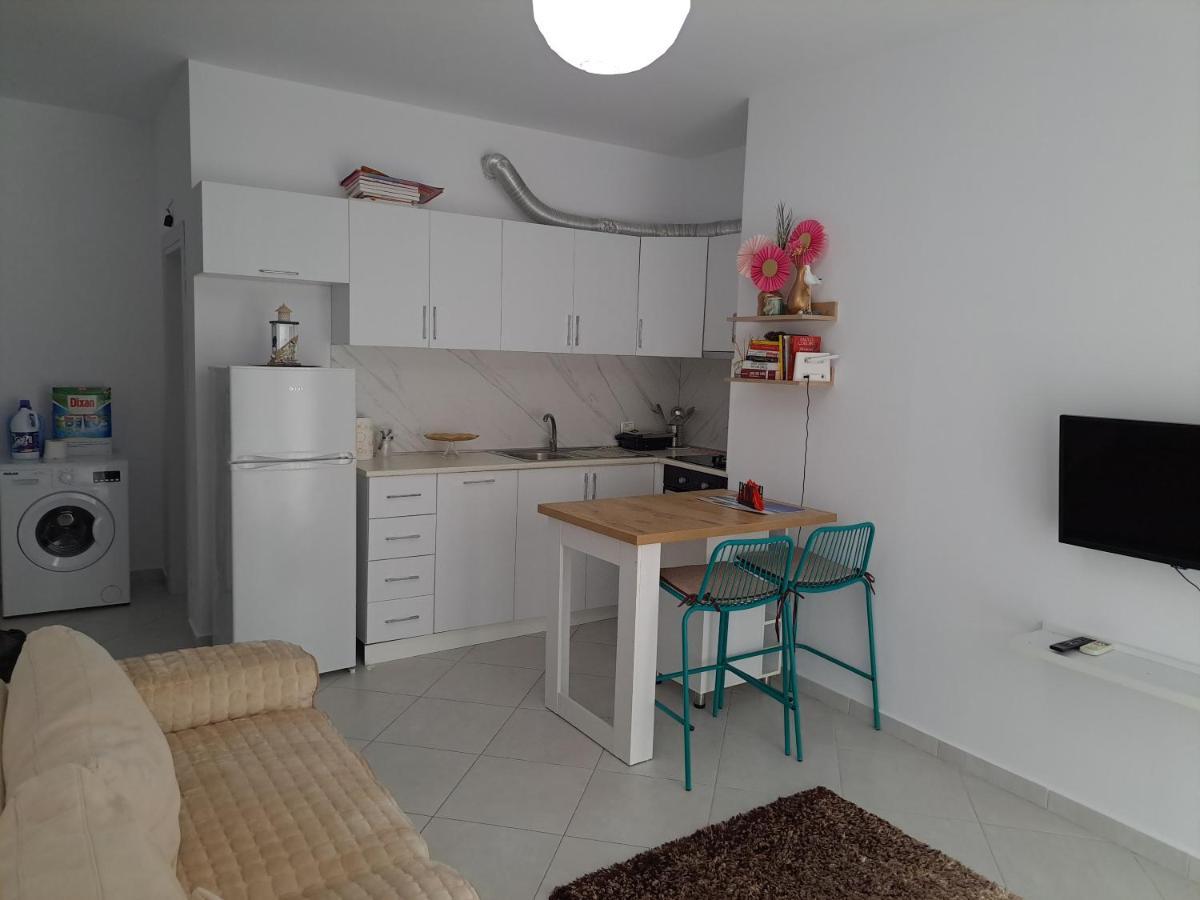 Aura Apartment Vlore Bagian luar foto