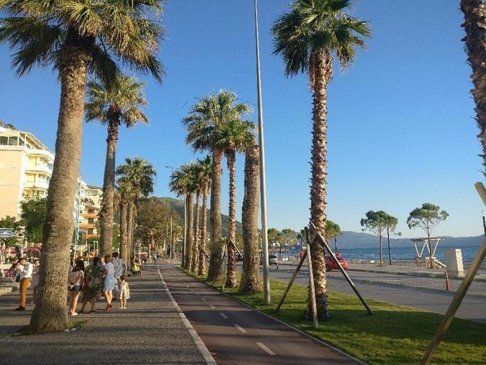 Aura Apartment Vlore Bagian luar foto
